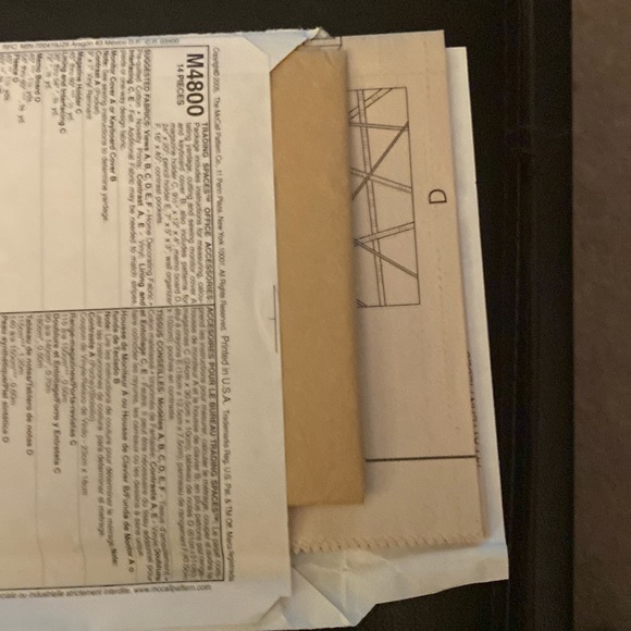 McCall's 4800 uncut sewing pattern - Picture 3 of 7